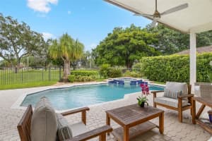 2534 Golf View Dr, Weston
