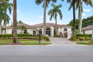 2534 Golf View Dr, Weston, FL 33327 - MLS#F10529985