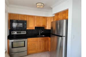 2131 NE 42nd Ct 202E, Lighthouse Point, FL 33064 - MLS#F10530004
