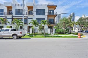 802 NE 2nd St, Fort Lauderdale, FL 33301 - MLS#F10530061