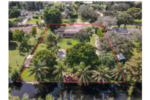 3801 SW 137th Ave, Miramar, FL 33027 - MLS#F10530082
