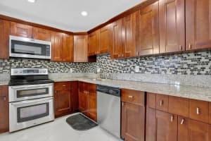 3037 NW 48th Ave, Coconut Creek, FL 33063 - MLS#F10530086