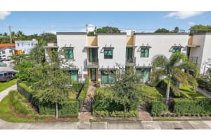 1402 SW 4th Ave 1402, Fort Lauderdale, FL 33315 - MLS#F10530107