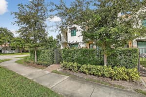 1402 SW 4th Ave 1402, Fort Lauderdale, FL 33315 - MLS#F10530107