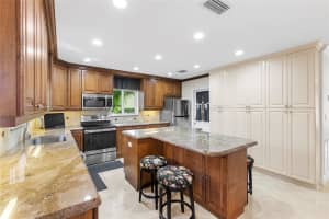 7237 E Tropical Way, Plantation, FL 33317 - MLS#F10530110