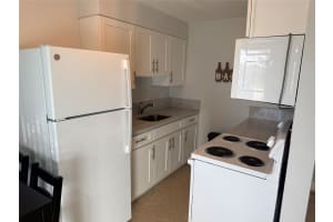 2431 NE 18th St 2, Pompano Beach, FL 33062 - MLS#F10530157