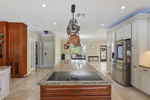 16686 Golfview Dr, Weston, FL 33326 - MLS#F10530172