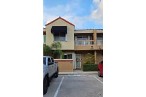 7907 Nw 7th Ct, Plantation
