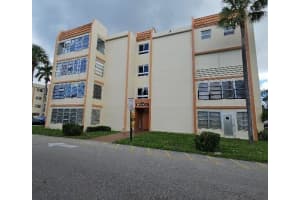 2501 Nw 41st Ave 104, Lauderhill