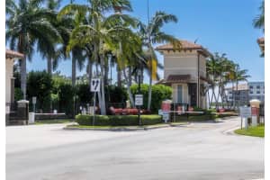 8915 W 35th Ave 8915, Hialeah, FL 33018 - MLS#F10530193