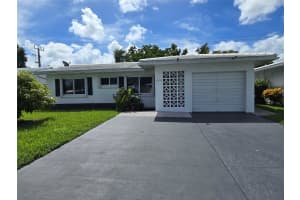 8406 NW 57th Ct, Tamarac, FL 33321 - MLS#F10530195