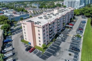 16465 NE 22nd Ave 105, North Miami Beach, FL 33160 - MLS#F10530209