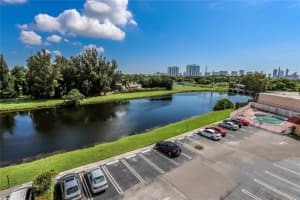 16465 NE 22nd Ave 105, North Miami Beach, FL 33160 - MLS#F10530209