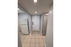 16465 NE 22nd Ave 105, North Miami Beach, FL 33160 - MLS#F10530209