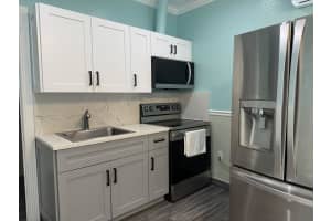 240 NE 27th St, Pompano Beach, FL 33064 - MLS#F10530265