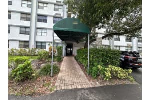 2401 Riverside Drive, Coral Springs, FL 33065 - MLS#F10530406