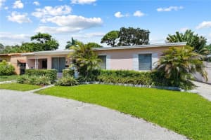 811 SW 26th Ct MAIN HOUSE, Fort Lauderdale, FL 33315 - MLS#F10530491