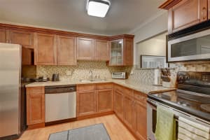 823 Cypress Blvd 201, Pompano Beach, FL 33069 - MLS#F10530494