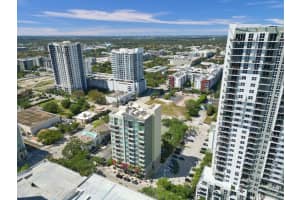 313 NE 2nd St PH02, Fort Lauderdale, FL 33301 - MLS#F10530503