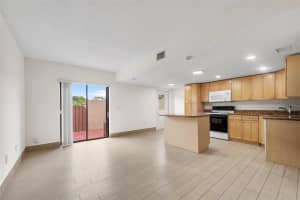 11225 SW 9th Ct 11225, Pembroke Pines, FL 33025 - MLS#F10530510
