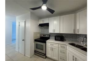 136 NE 19th Ct 216F, Wilton Manors, FL 33305 - MLS#F10530511