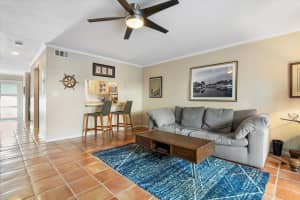 921 SE 13th St 3, Fort Lauderdale, FL 33316 - MLS#F10530519