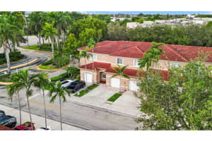7923 N Southwood Cir, Davie, FL 33328 - MLS#F10530539