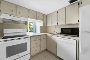 250 180th Dr, Sunny Isles Beach, FL 33160 - MLS#F10530552