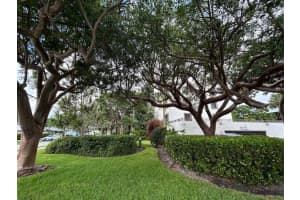 2300 NE 33rd Ave 403, Fort Lauderdale, FL 33305 - MLS#F10530565