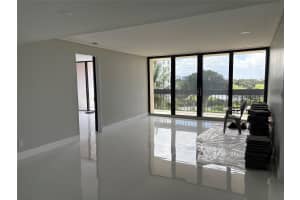 2400 Presidential Way, West Palm Beach, FL 33401 - MLS#F10530569