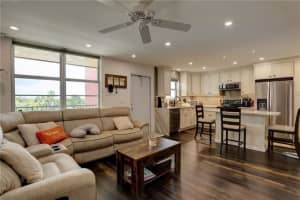 2400 NE 10th St, Pompano Beach, FL 33062 - MLS#F10530575