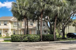 4 Key West Ct 4, Weston
