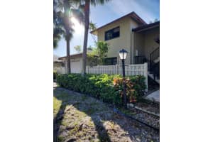 1800 NE 39th Ct 1001, Pompano Beach, FL 33064 - MLS#F10530651