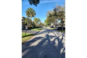 1800 NE 39th Ct 1001, Pompano Beach, FL 33064 - MLS#F10530651