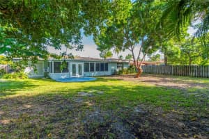 827 SE 10th Ter, Deerfield Beach, FL 33441 Sold 12/22/25