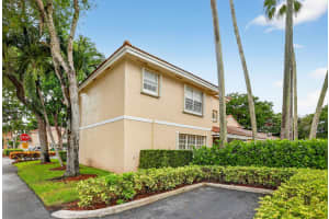 11461 Lakeview Dr 8, Coral Springs, FL 33071 - MLS#F10530689