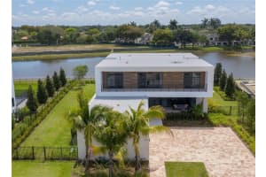 16552 Botaniko Dr S Weston, FL 33326 - Off Market