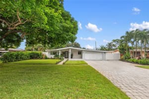 1080 E Country Club Cir, Plantation, FL 33317 - MLS#F10530730