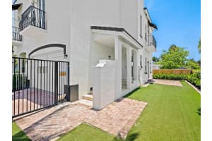 802 SW 13th Street, Fort Lauderdale, FL 33315 - MLS#F10530811