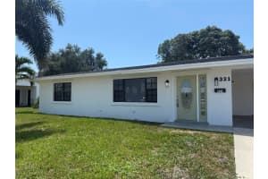 321 21st Street, Riviera Beach, FL 33404 - MLS#F10530832