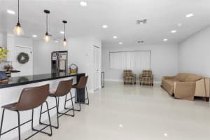 8580 NW 11th Ct, Pembroke Pines, FL 33024 - MLS#F10530874