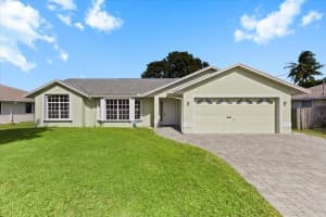 2923 SE Bella Rd, Port Saint Lucie, FL 34984 - MLS#F10530884