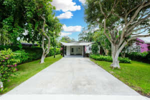 718 N Lakeside Dr, Lake Worth Beach, FL 33460 Sold 12/09/25