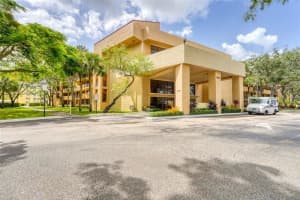 8592 W Sunrise Blvd 211, Plantation, FL 33322 - MLS#F10530972