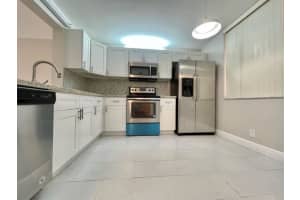 8592 W Sunrise Blvd 211, Plantation, FL 33322 - MLS#F10530972