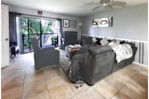 291 Hollybrook Drive, Pembroke Pines, FL 33025 - MLS#F10531175