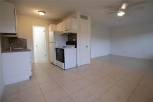 400 SW 7th Ave 8, Fort Lauderdale, FL 33312 - MLS#F10531176