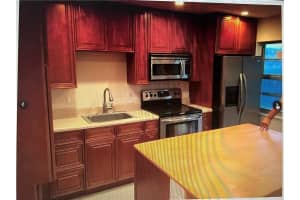 5150 NE 6th Ave 104, Fort Lauderdale, FL 33334 Sold 11/10/25