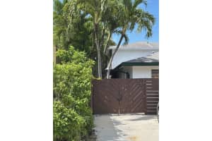 1637 NE 5th St 2, Fort Lauderdale, FL 33301 - MLS#F10531232