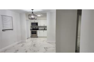 900 SW 11th St 3, Hallandale Beach, FL 33009 - MLS#F10531240